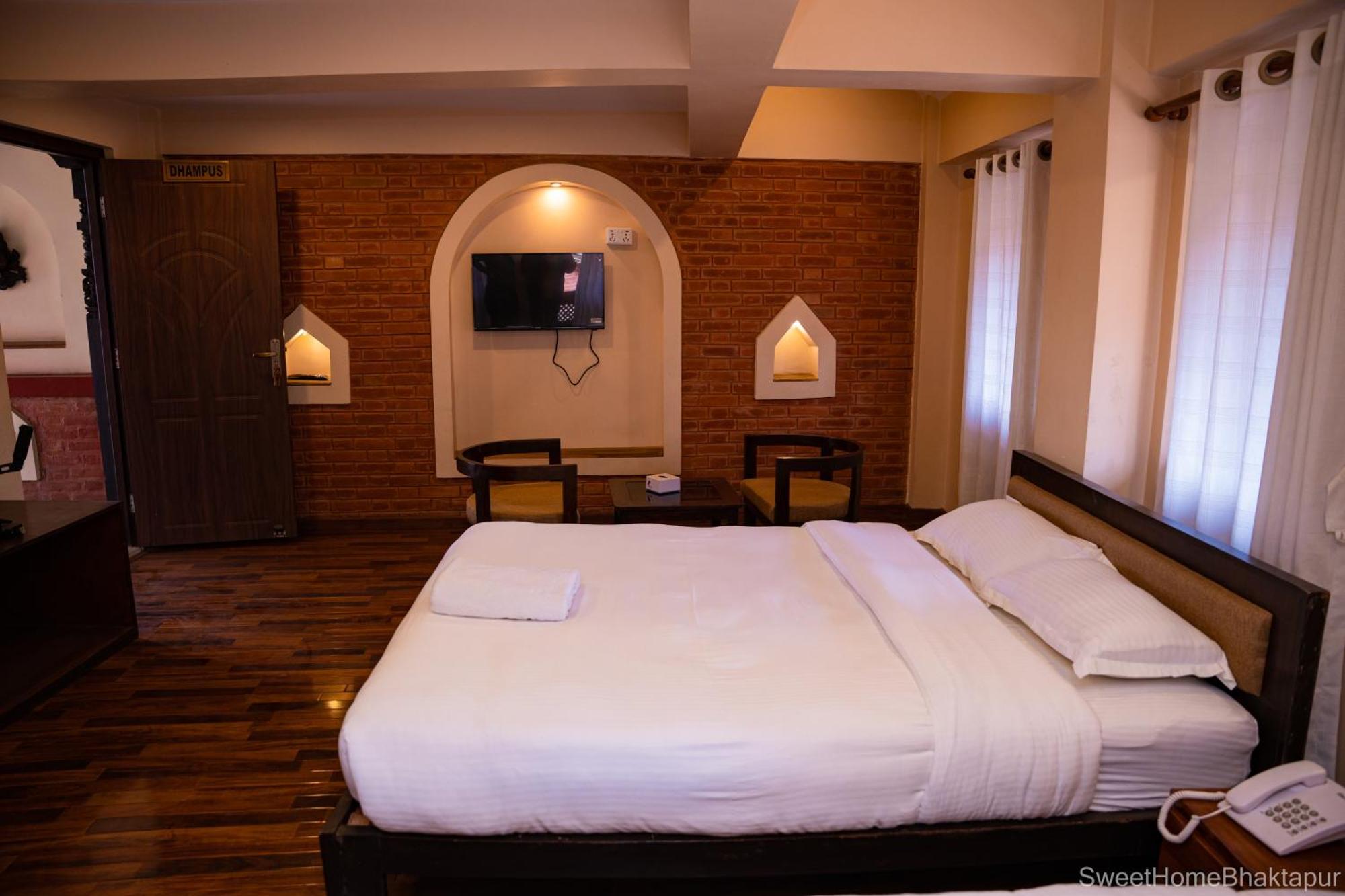 Hotel Sweet Home บักตะปูร์ ภายนอก รูปภาพ